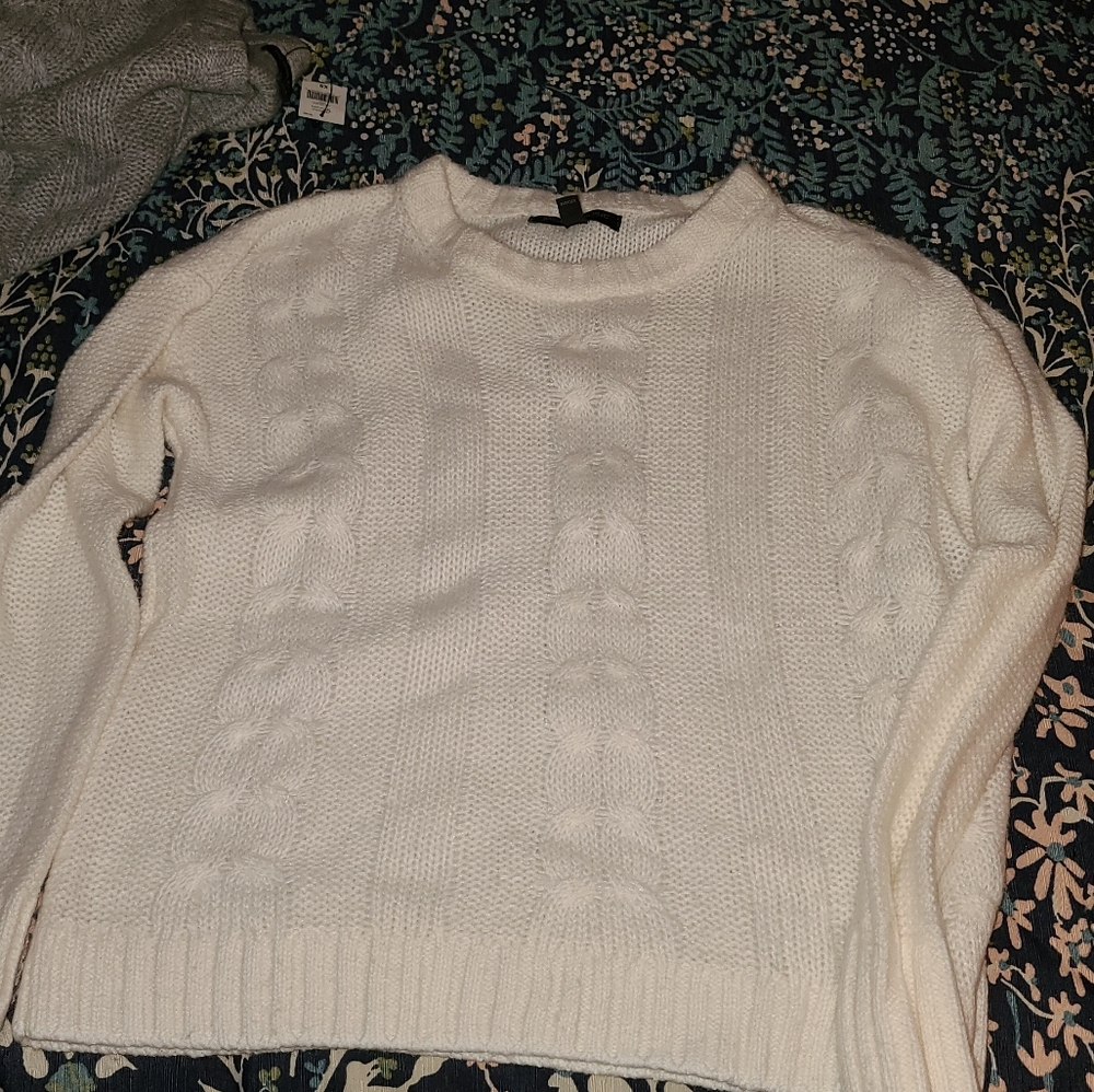 2 ladies Banana Republic sweaters